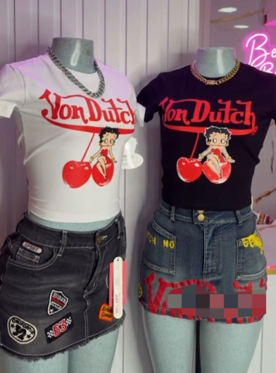 ALGT112- Graphic Print Fitted Crop Tee
