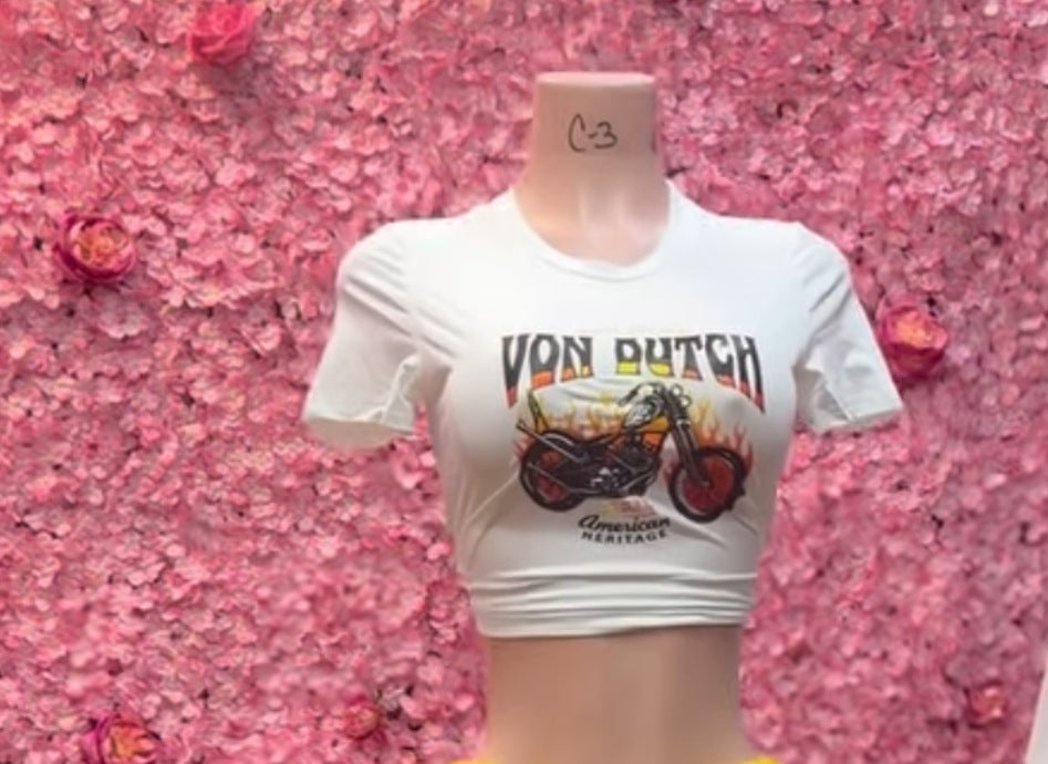 AL020-Graphic Babe Tee