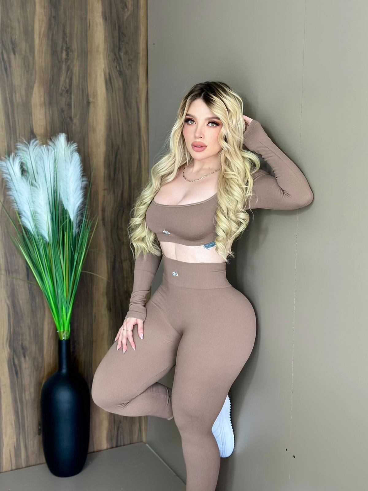 AL043-Top And High-Waist Leggings Set